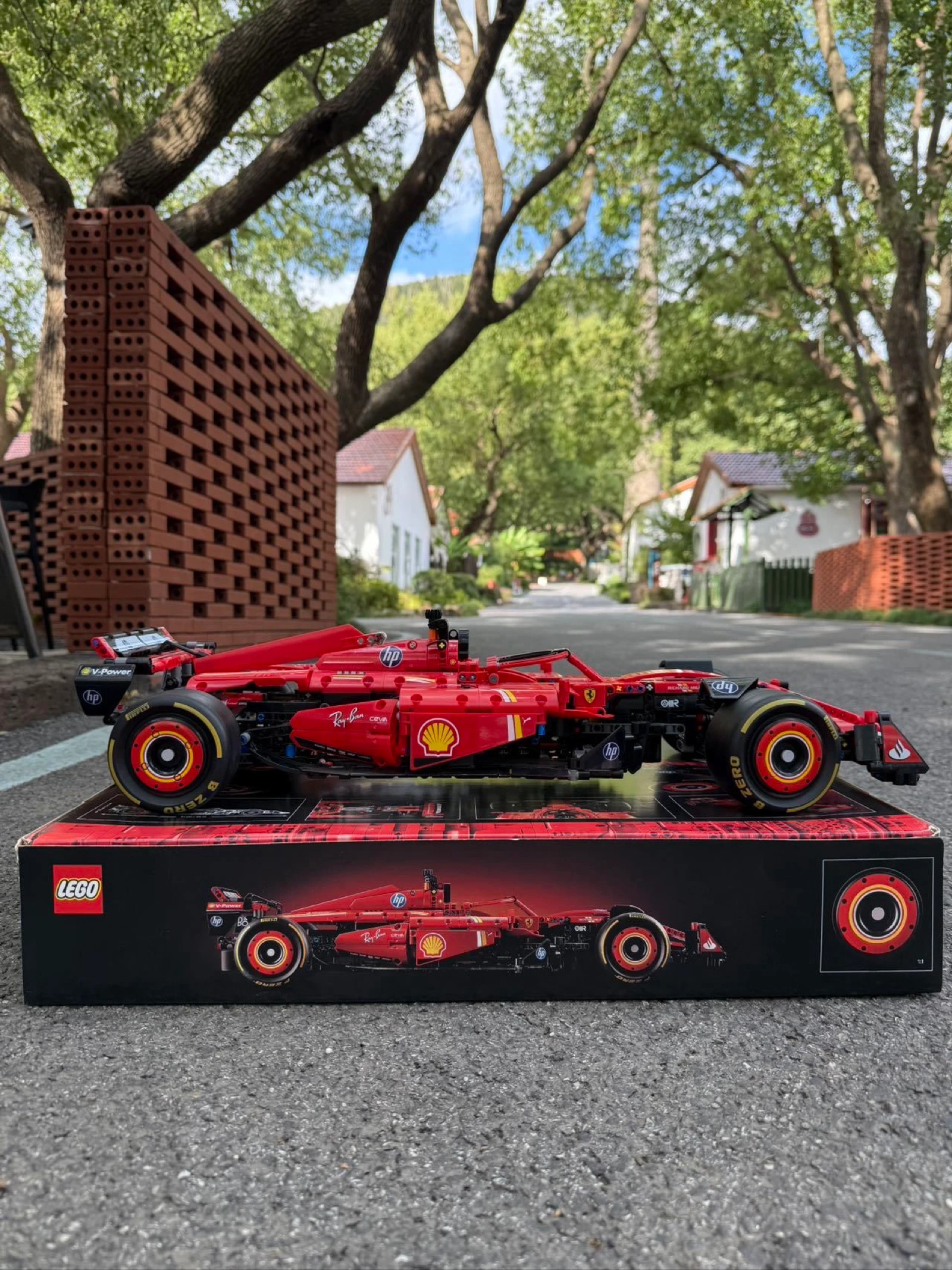 LEGO Technic Ferrari SF-24 42207 🏎️ – photo 2
